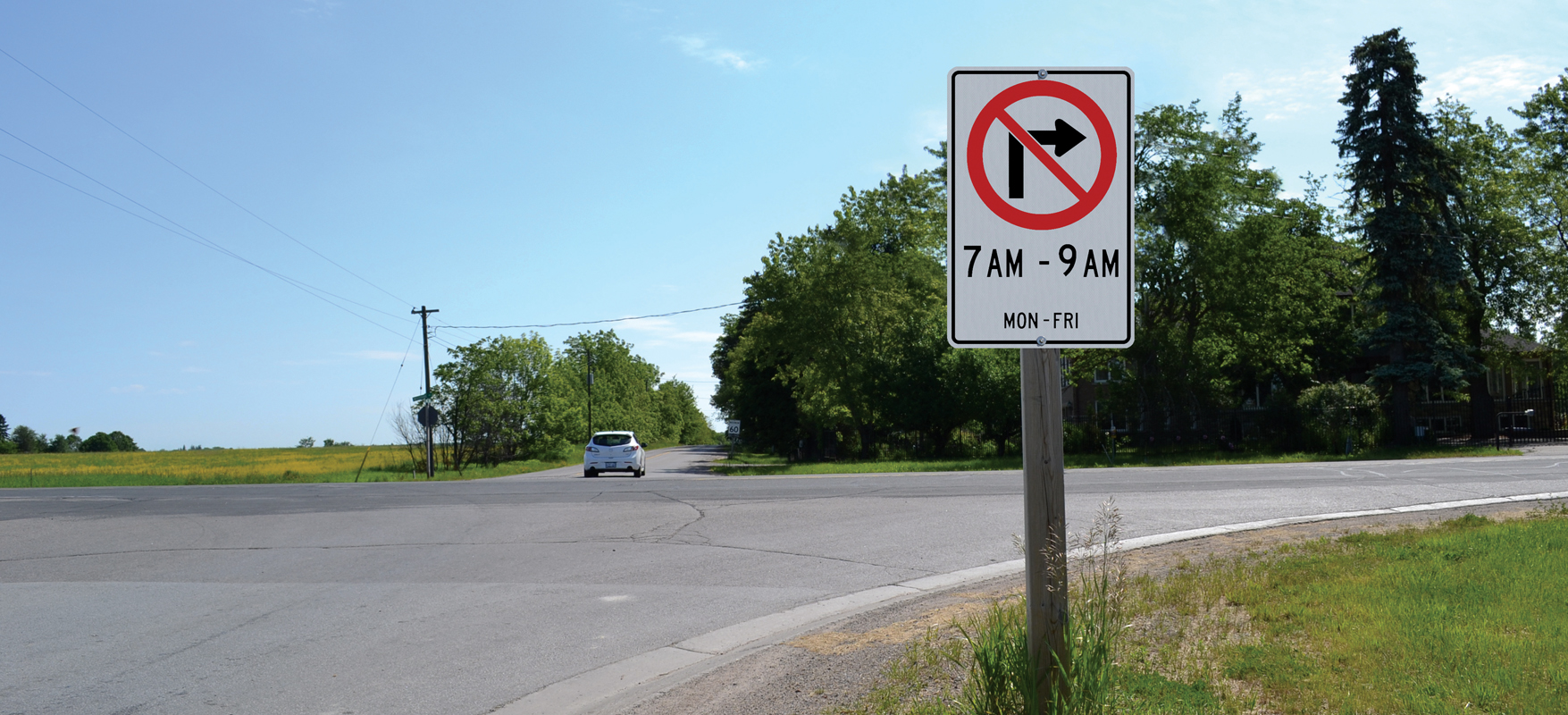 no right turn sign at an intersection